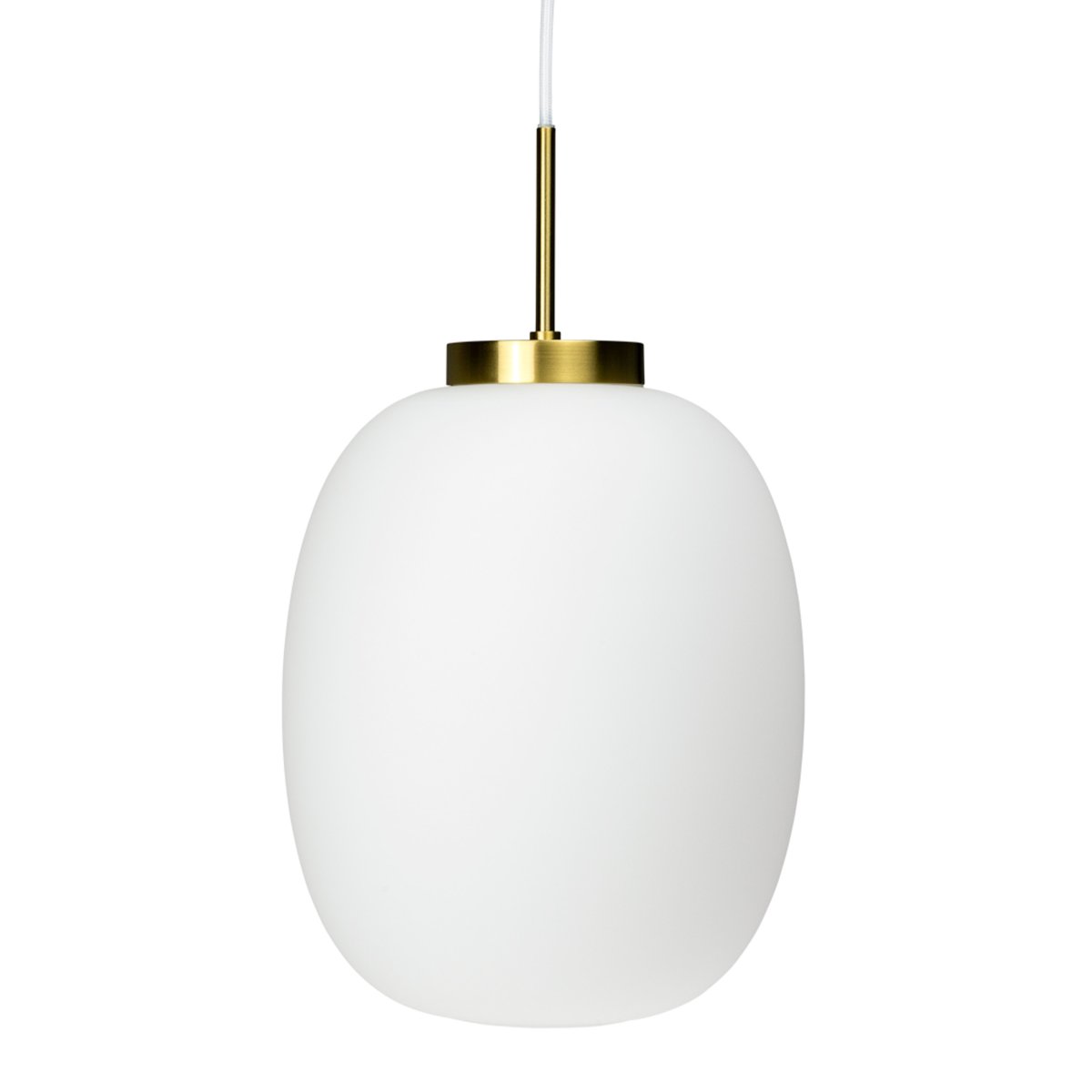 DL39 Ø25 Latón Lámpas de techo De Dyberg Larsen - La combinaci&oacute;n de cristal opalino y lat&oacute;n lo convierte en un detalle decorativo de decoraci&oacute;n en el hogar.