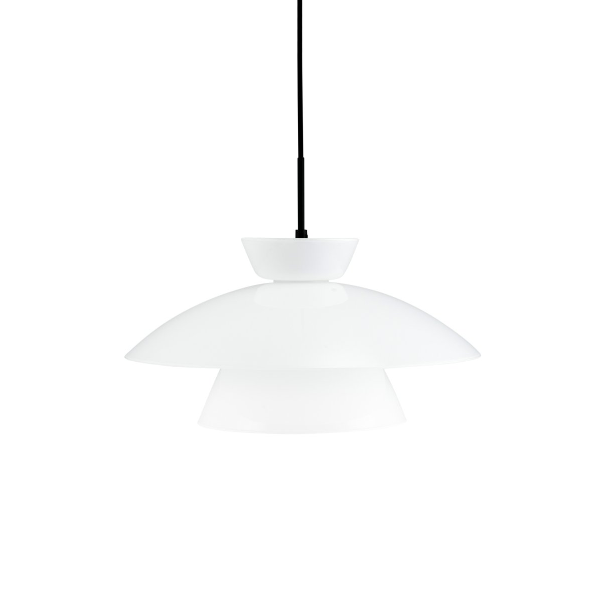 Valby Ø20 Ópalo Lámpas de techo De Dyberg Larsen - La lámpara de techo Valby Opal viene con un cable textil negro de 3 m de largo, que le da la opción de colgar la lámpara.