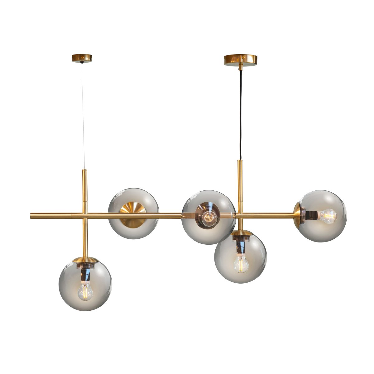 Como 93cm Latón Lámpas de techo De Dyberg Larsen - Los hermosos detalles le dan a la lámpara un carácter único, con la diferencia en el material de latón entre la suspensión y la última parte de la lámpara marcando la transición de la suspensión a la lámpara.