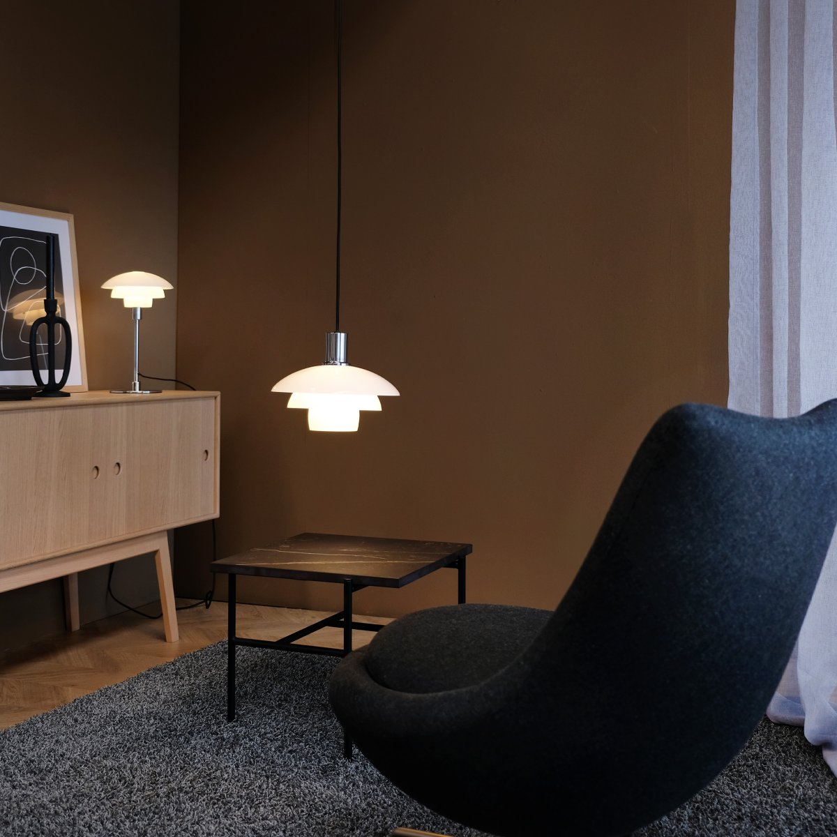 Morph Ø20 Ópalo Lámpas de techo De Dyberg Larsen - Una hermosa l&aacute;mpara colgante del fabricante dan&eacute;s Dyberg Larsen, que a&ntilde;ade un toque n&oacute;rdico cl&aacute;sico y elegante a muchas habitaciones de la casa.