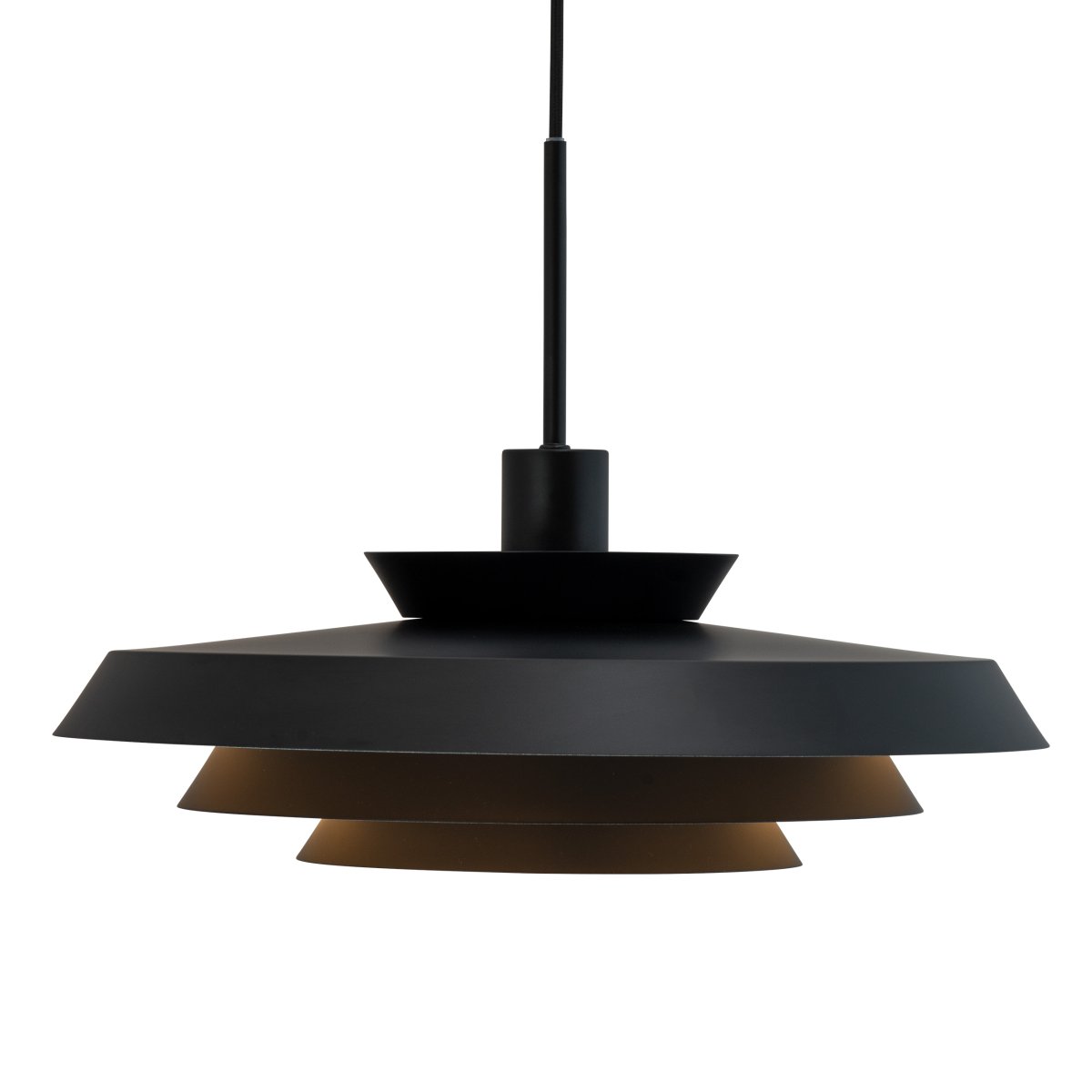 DL44 Ø44 Negro Lámpas de techo De Dyberg Larsen - Mejore la iluminaci&oacute;n sobre la mesa del comedor, en la cocina, en el pasillo o en cualquier habitaci&oacute;n y disfrute del minimalismo escandinavo y una luz c&aacute;lida y acogedora con la l&aacute;mpara colgante DL44.