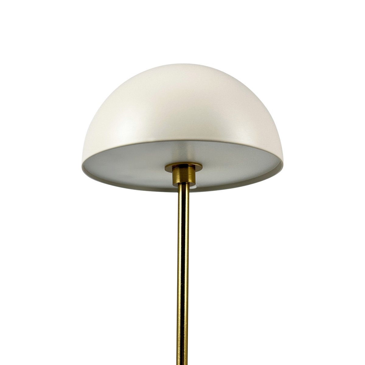 Along set 20cm Beige portátil De Dyberg Larsen - Estas lámparas inalámbricas están hechas de latón con pantallas de metal de colores y ofrecen tres niveles de brillo sin deslumbramiento.