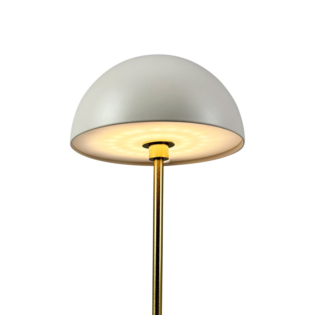 Along set 20cm Beige portátil De Dyberg Larsen - Estas lámparas inalámbricas están hechas de latón con pantallas de metal de colores y ofrecen tres niveles de brillo sin deslumbramiento.