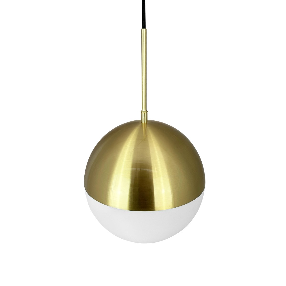 Nova Ø25 Latón Lámpas de techo De Dyberg Larsen - La combinaci&oacute;n de cristal y metal le confiere un aspecto exclusivo que encaja a la perfecci&oacute;n en los hogares escandinavos.