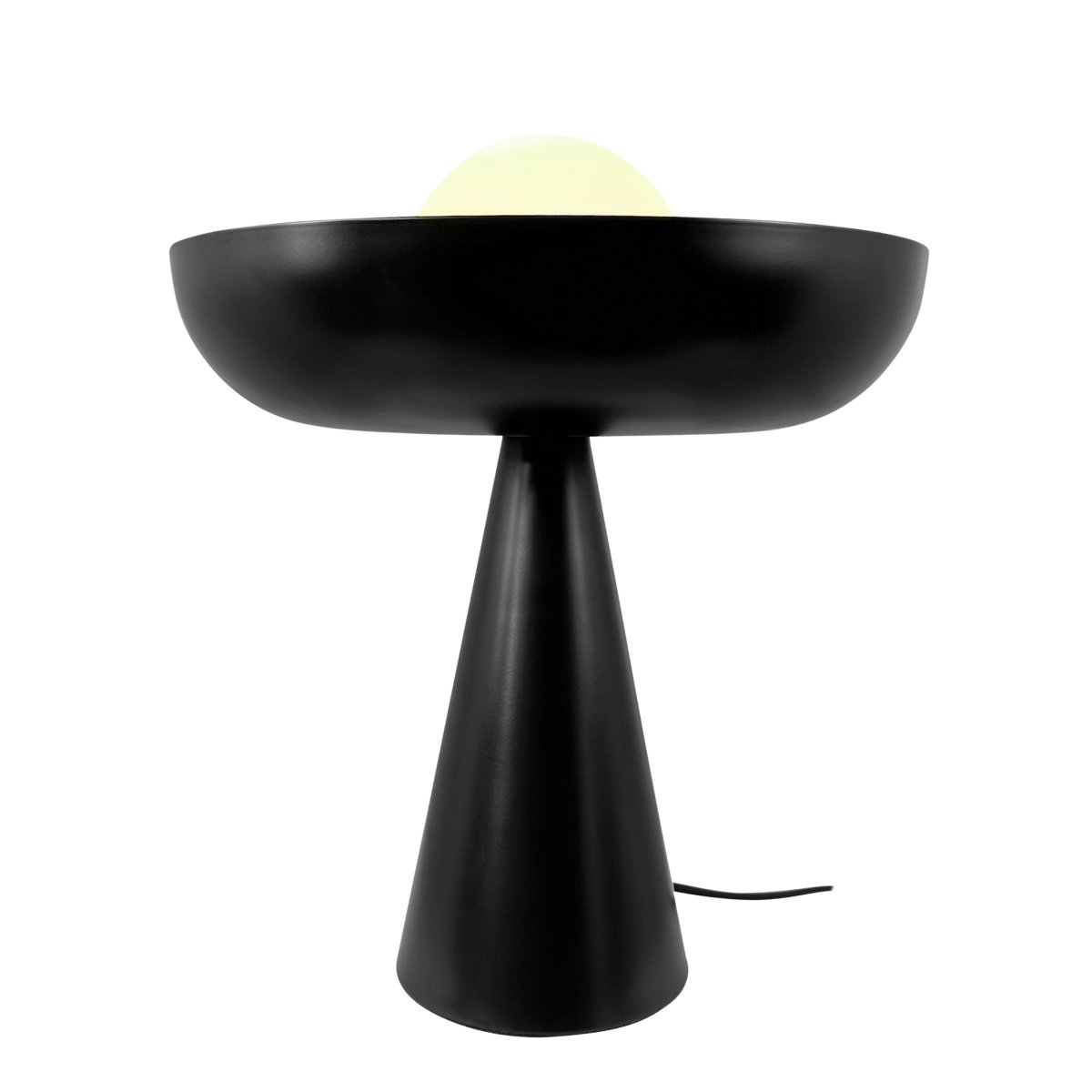 Ava 35cm Negro lámpara de mesa De Dyberg Larsen - Lámpara de mesa en color negro con cúpula de cristal que ofrece una solución de iluminación elegante y sofisticada para su hogar.