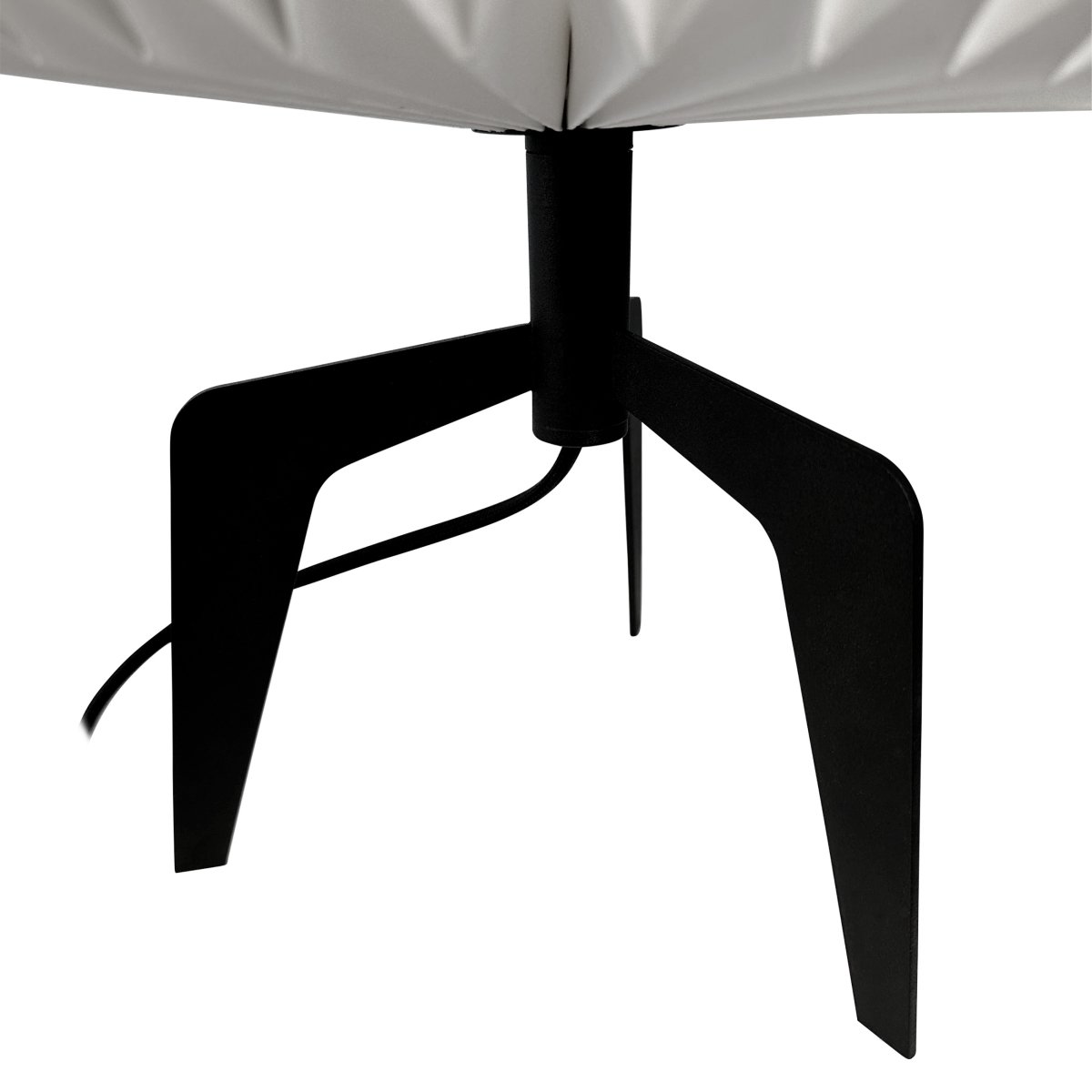 Ventnor 34cm Negro lámpara de mesa De Dyberg Larsen - La lámpara de mesa Ventnor con pantalla de papel combina simplicidad y durabilidad en una hermosa solución de iluminación.