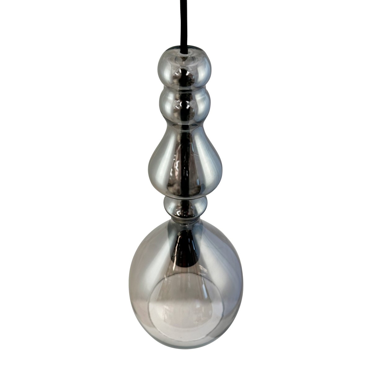Lea Ø18 Fumar Lámpas de techo De Dyberg Larsen - La lámpara colgante Lea es versátil y se puede utilizar en grupos en una esquina para crear una llamativa pieza de arte de luz, o colgar en grupo sobre una mesa para crear la atmósfera perfecta.