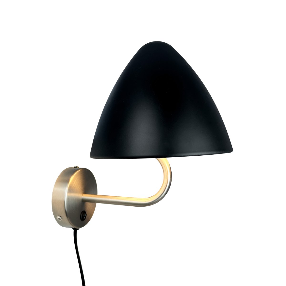 Oulu Ø20 acero cepillado lámpara de pared De Dyberg Larsen - El aplique de pared OULU en color negro con detalles en acero cepillado añade un toque moderno y elegante a tu hogar.