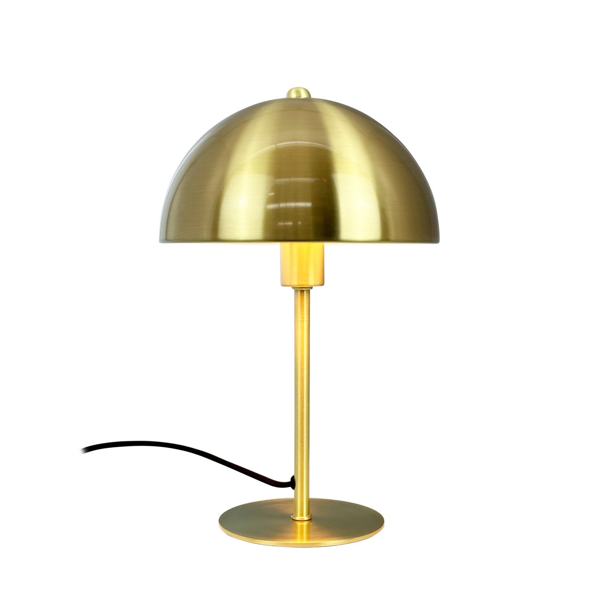 Lyon 30cm Latón lámpara de mesa De Dyberg Larsen - La pantalla semicircular añade un toque moderno y garantiza una distribución de la luz agradable y uniforme, ideal tanto para la iluminación de tareas como para la iluminación ambiental.