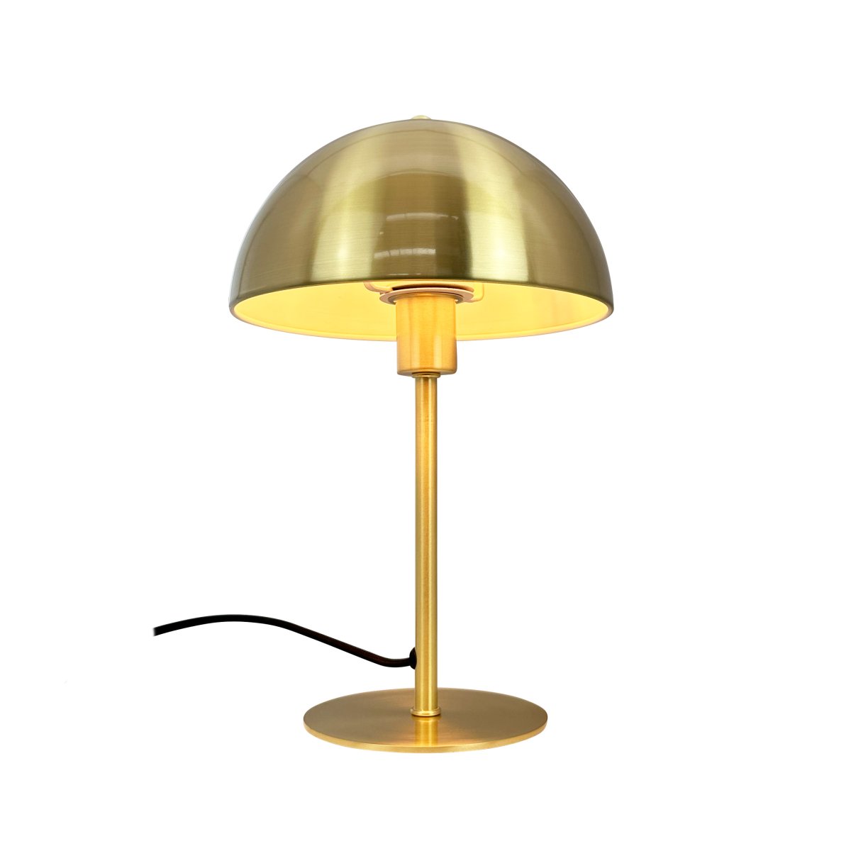 Lyon 30cm Latón lámpara de mesa De Dyberg Larsen - La pantalla semicircular añade un toque moderno y garantiza una distribución de la luz agradable y uniforme, ideal tanto para la iluminación de tareas como para la iluminación ambiental.