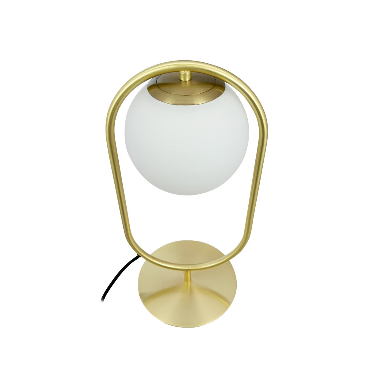 Reims 40cm Latón/blanco lámpara de mesa De Dyberg Larsen - Con un cable de tela negro de 1,6 metros de largo y un cómodo interruptor de encendido y apagado, Reims es elegante y funcional.