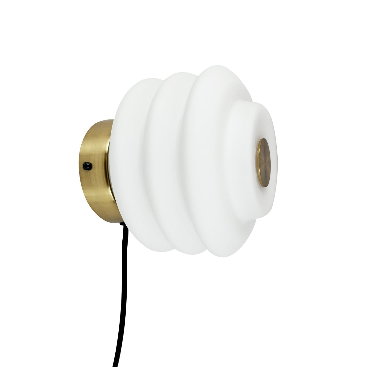 Diva Ø18 Blanco lámpara de pared De Dyberg Larsen - Fabricada en vidrio opalino soplado y con un tamaño compacto de 15 cm de alto y 16 cm de diámetro, Diva es un elegante complemento para cualquier estancia.
