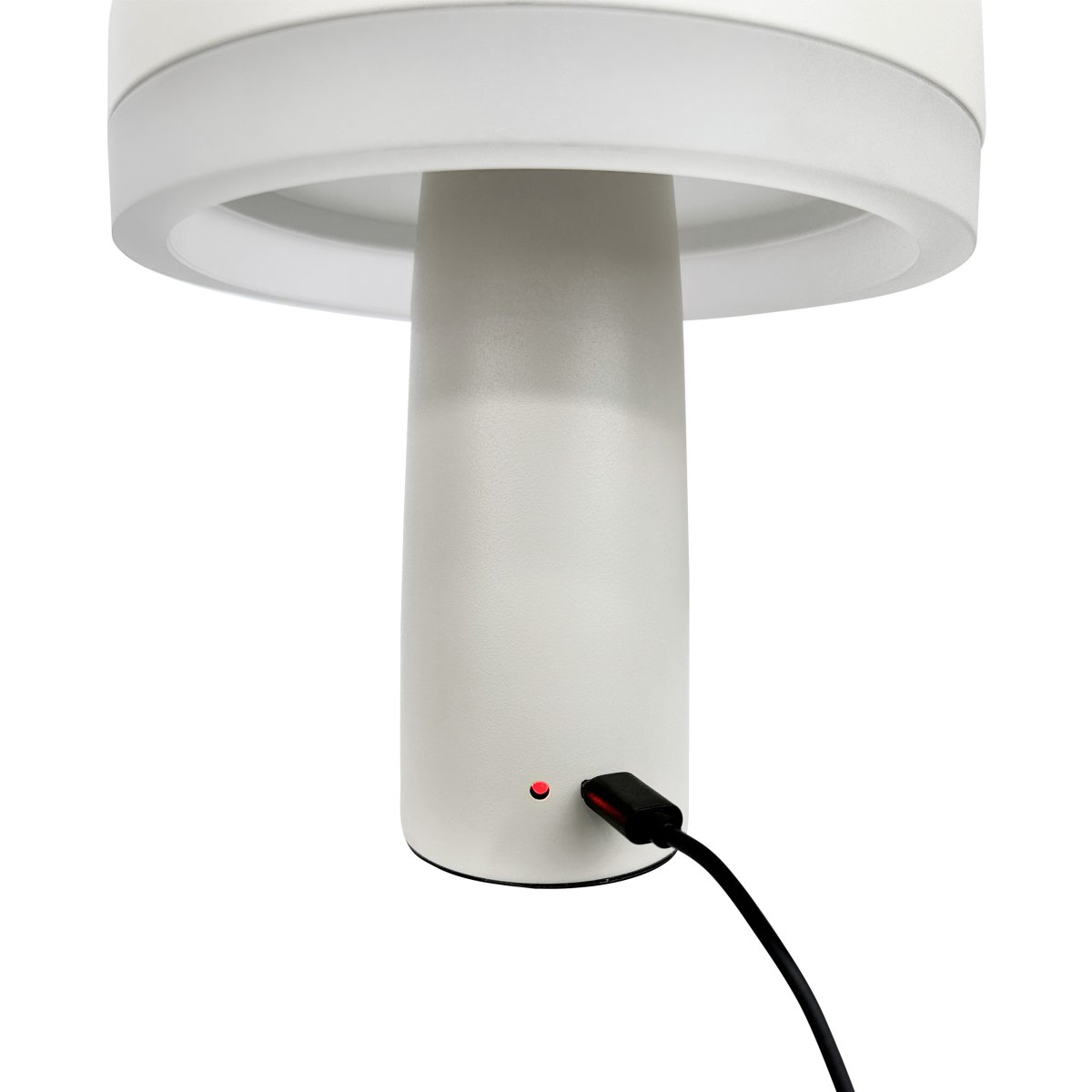 Porter 16cm Blanco perla portátil De Dyberg Larsen - La lámpara de mesa LED recargable Porter es una lámpara moderna y funcional con un diseño único en el que la luz nace desde el borde, proporcionando una luz agradable y uniforme.