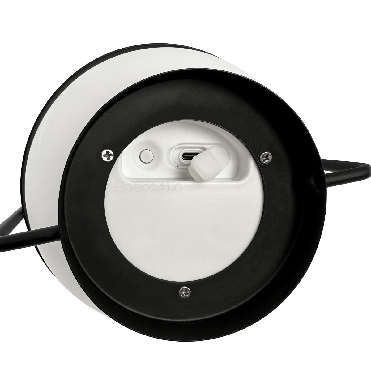 Summer 25cm Negro portátil De Dyberg Larsen - El discreto panel solar en la pantalla hace que la lámpara sea elegante y práctica.