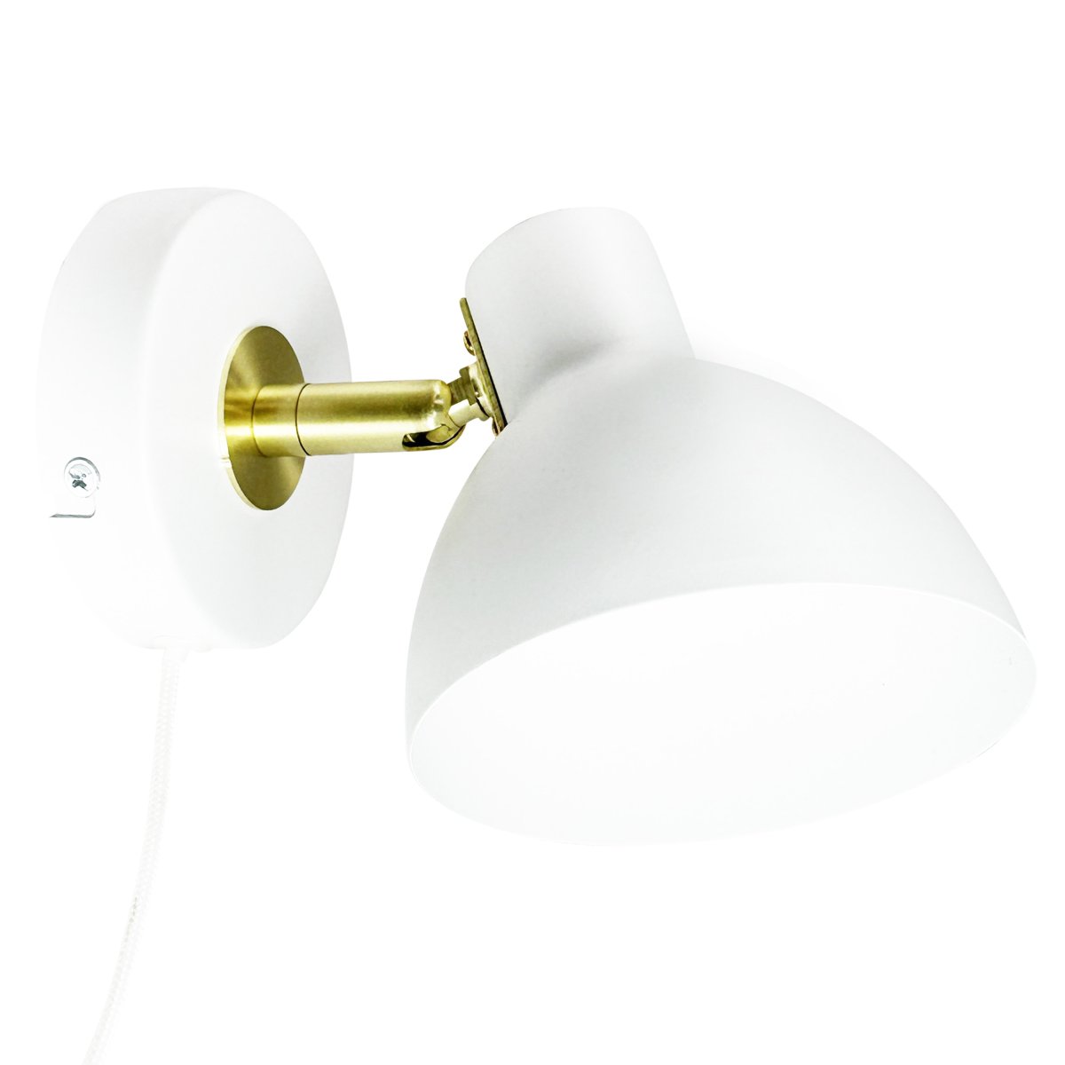 Lilje Blanco lámpara de lectura De Dyberg Larsen - Den justerbara sk&auml;rmen kan b&aring;de lutas och vridas, vilket g&ouml;r det enkelt att anpassa ljuset efter behov och skapa r&auml;tt st&auml;mning i rummet.