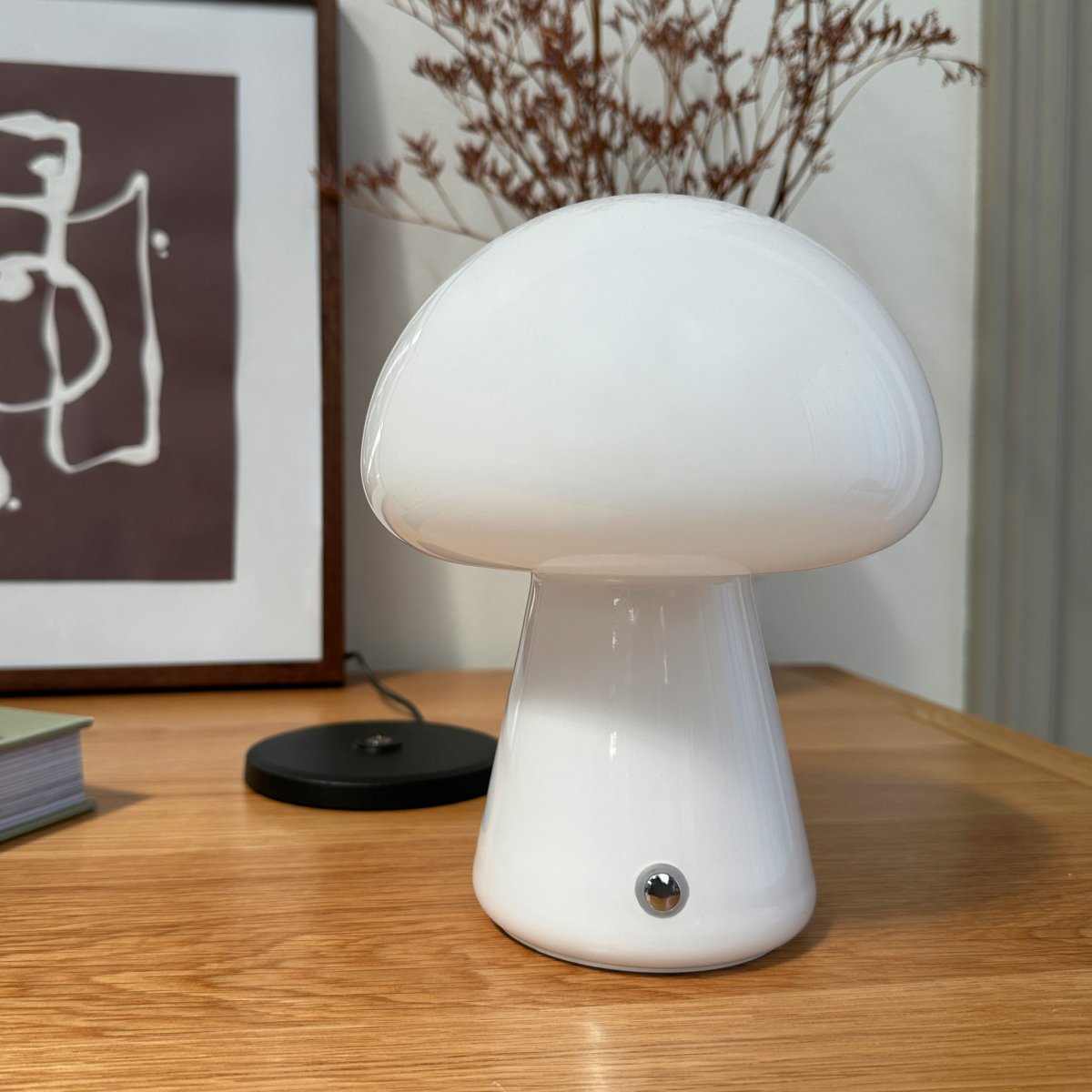 Morkel 20cm Blanco portátil De Dyberg Larsen - Gracias a su tamaño compacto y diseño inalámbrico, se puede colocar fácilmente en cualquier lugar, lo que lo hace ideal para la sala de estar, el dormitorio o la oficina.