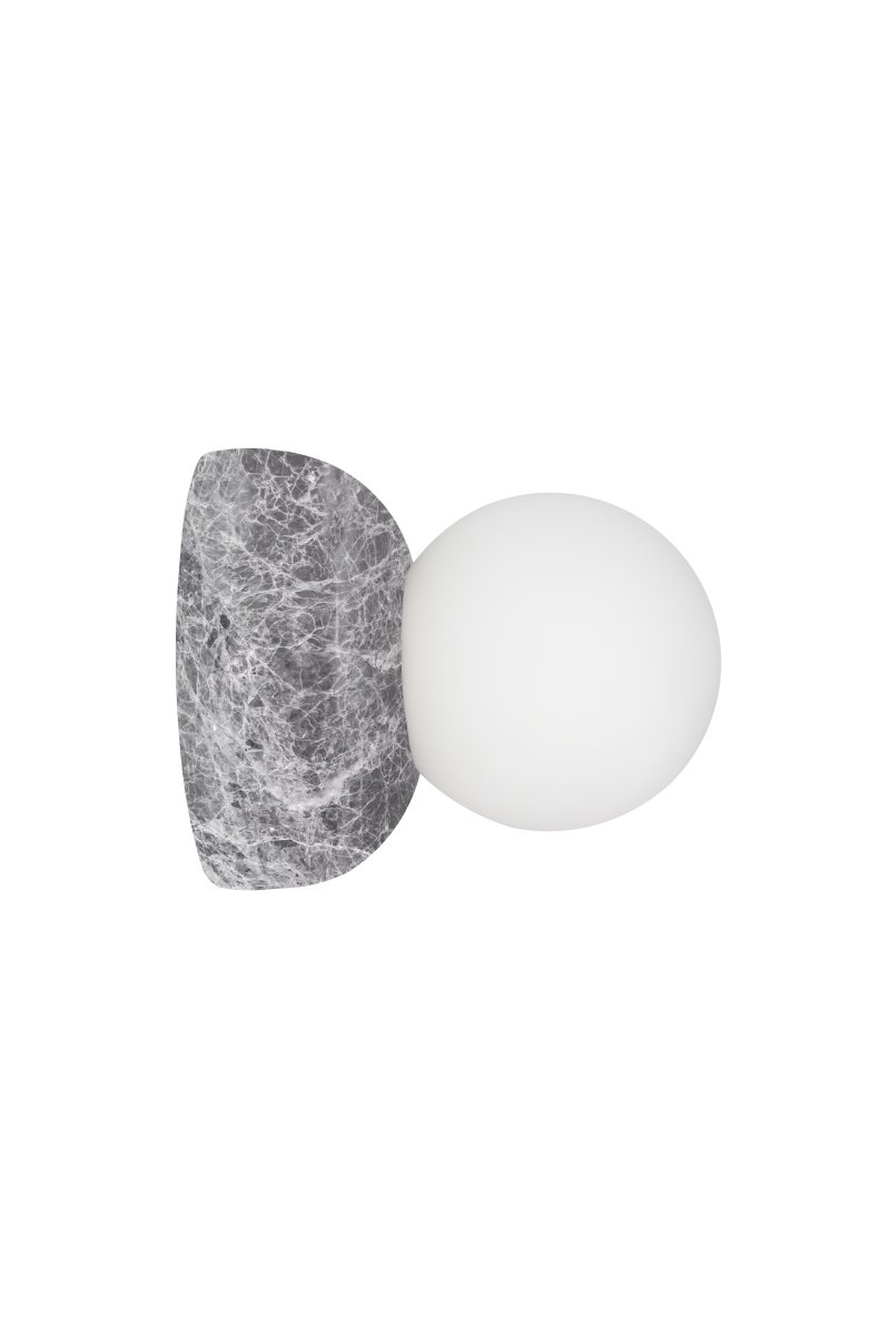 Torrano Ø13 mármol gris lámpara de baño De Globen Lighting - Torrano, hecha de piedra maciza, es un hermoso detalle en la habitación.