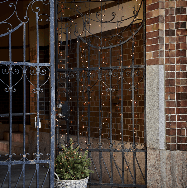 Guirnalda De Luces Golden Warm White 25m Negro De Star Trading - El bucle tiene una longitud de unos 25 metros y la distancia entre las luces es de 7 cm.