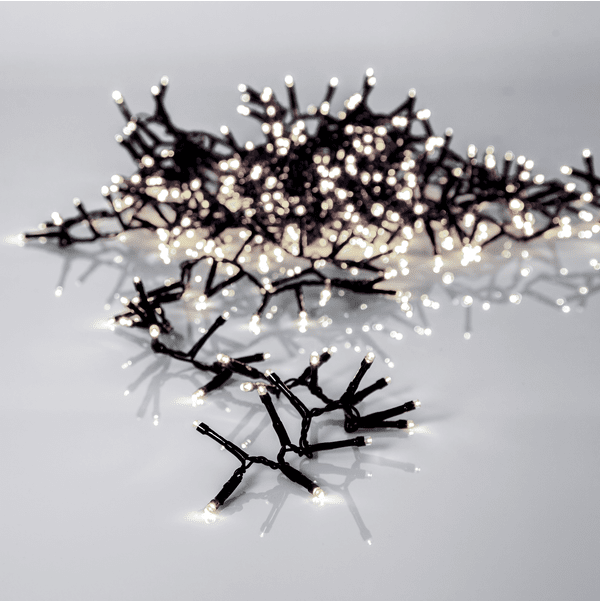Guirnalda De Luces Crispy Ice White 16m Negro De Star Trading - Cadena de luces con 800 luces LED con una luz preciosa y ligeramente m&aacute;s fr&iacute;a.