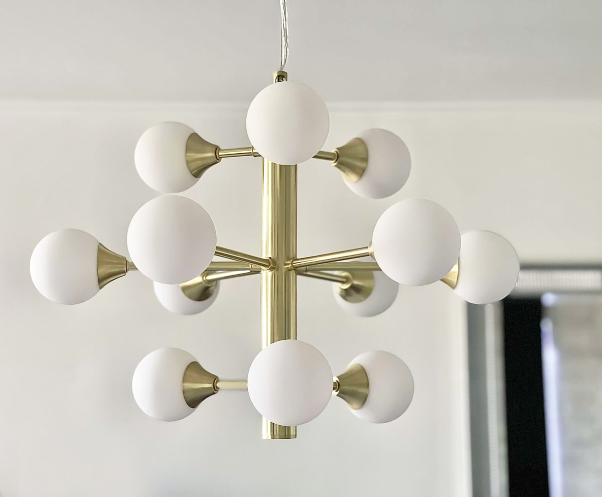 Cosmos Ø50 Latón mate Lámpas de techo De Aneta Lighting - Copa de techo de latón para suspensión con gancho y bloque de terminales, el enchufe de la lámpara es fácil de instalar.