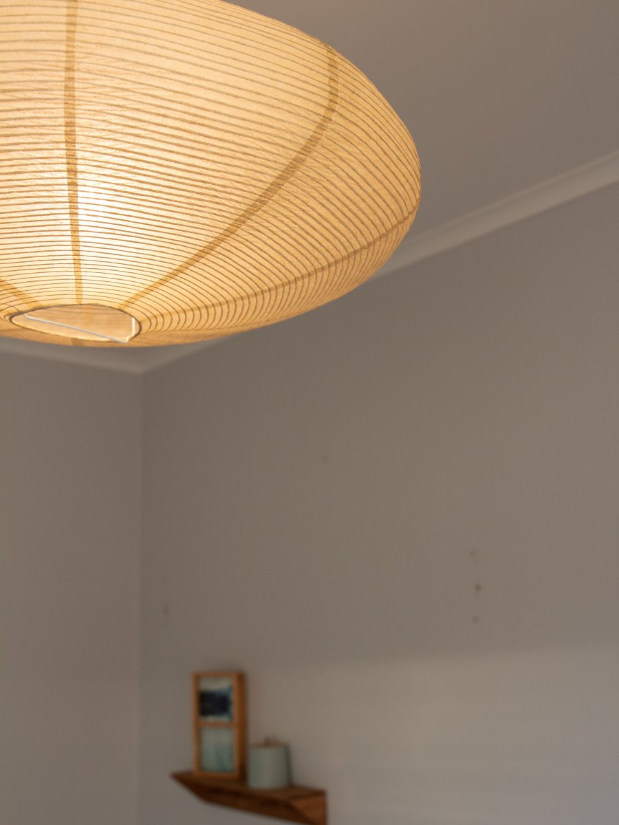 Yuni Pantalla Excl. Colgante Ø58 Beige Lámpas de techo De PR Home - Yuni es una pantalla decorativa de color beige, hecha de papel de arroz, que emite una luz suave y agradable.