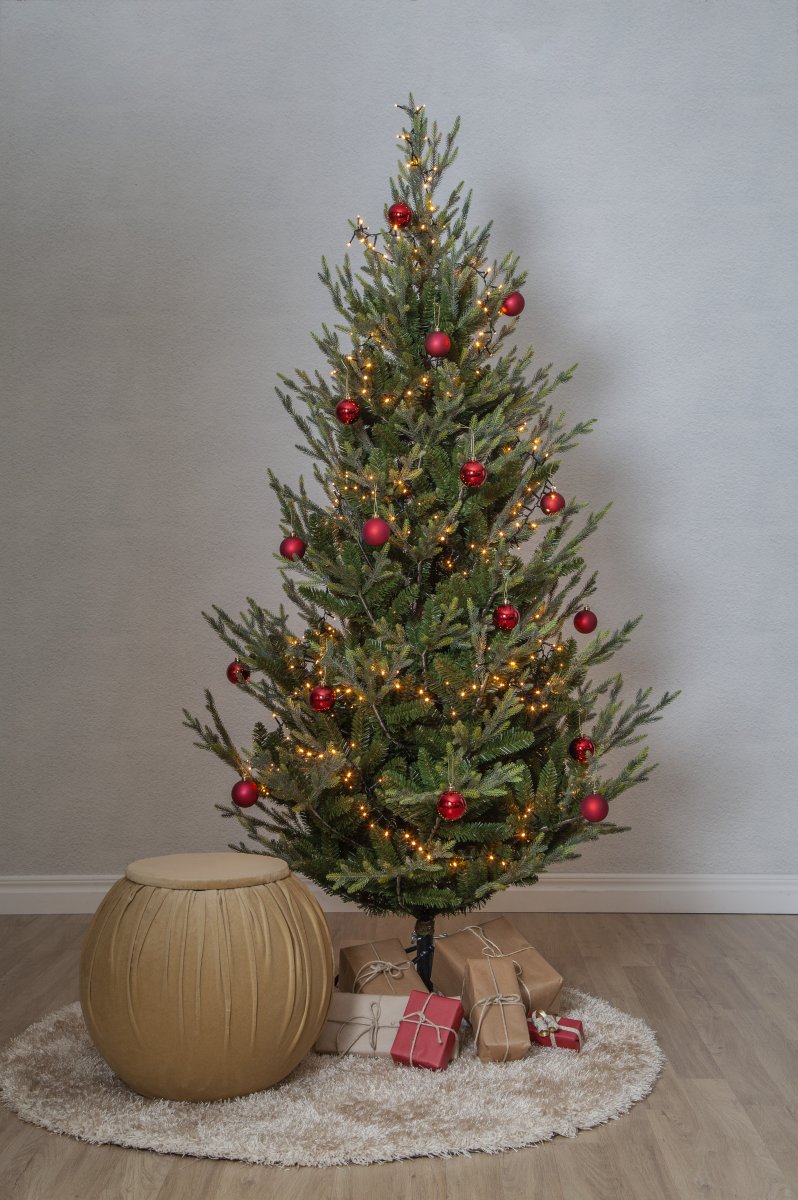Uppsala 210cm De Star Trading - El &aacute;rbol de Navidad mide 210 cm de alto y 110 cm de ancho.