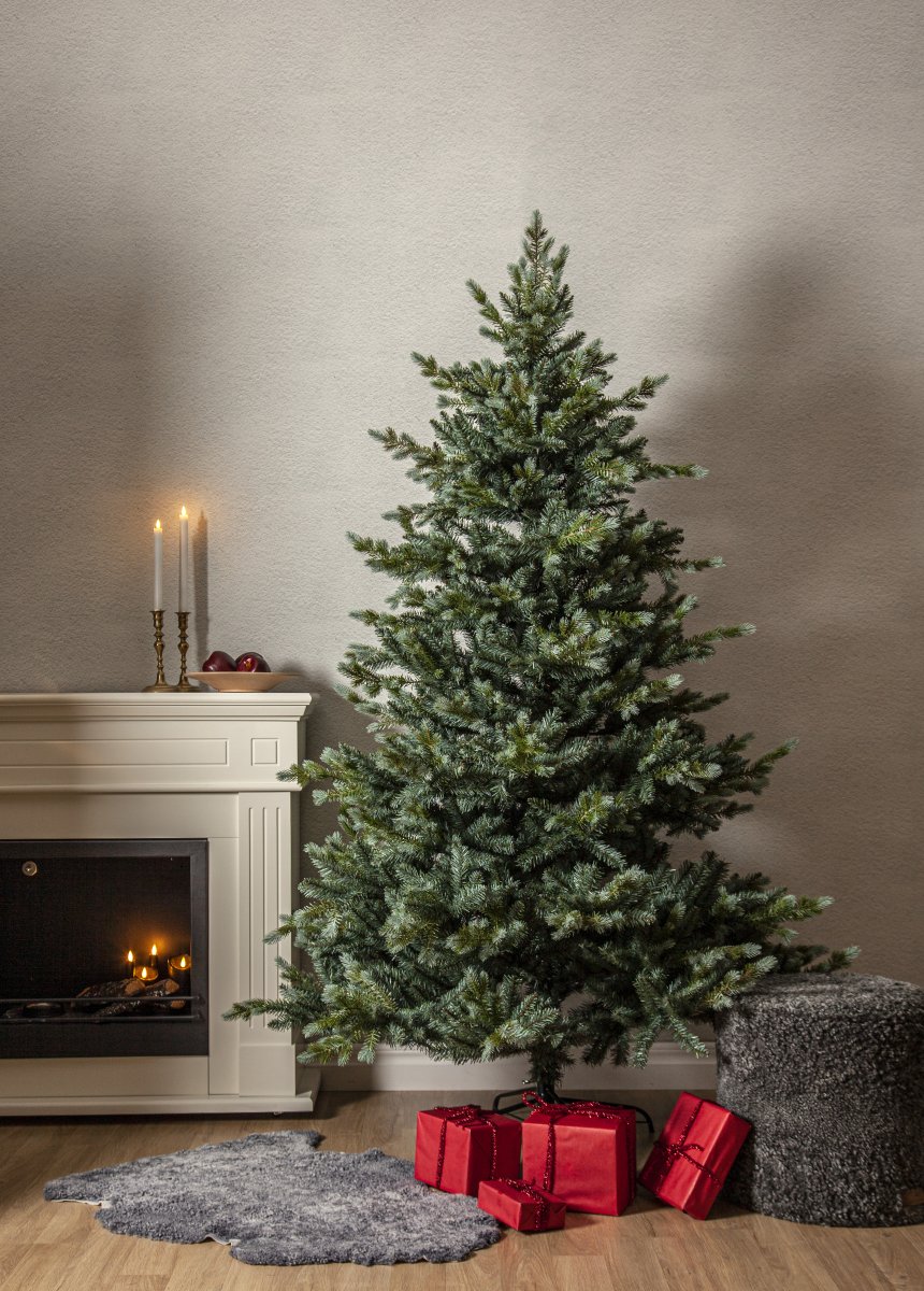 Greyland 210cm Verde De Star Trading - El &aacute;rbol de Navidad de Greyland mide 210 cm de alto y aproximadamente 140 cm de ancho.