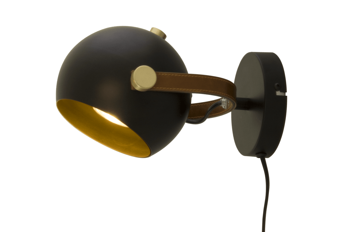 Bow Negro lámpara de lectura De Aneta Lighting - Lámpara de pared Bow en metal lacado en negro con detalles en latón y piel marrón.