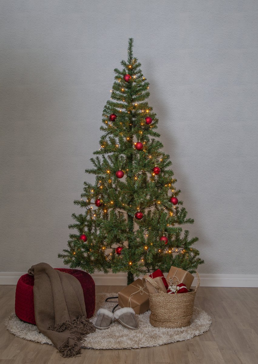 Alvik 210cm Verde De Star Trading - &Aacute;rbol artificial de 210 cm de altura con cadena incluida de 180 luces en color blanco dorado c&aacute;lido.