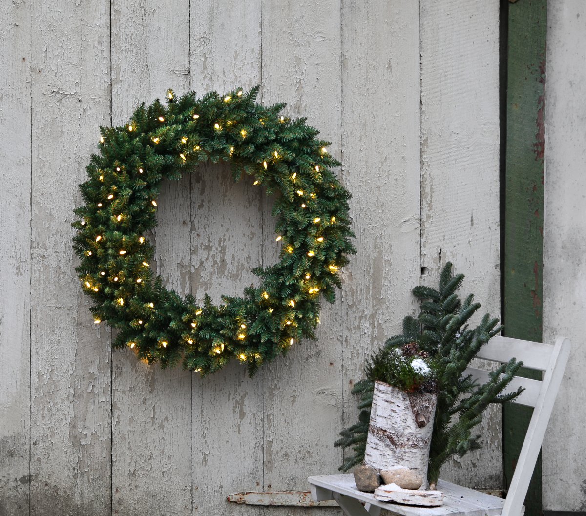 Calgary Ø90 Verde De Star Trading - La corona brilla hermosa y acogedoramente en la oscuridad.
