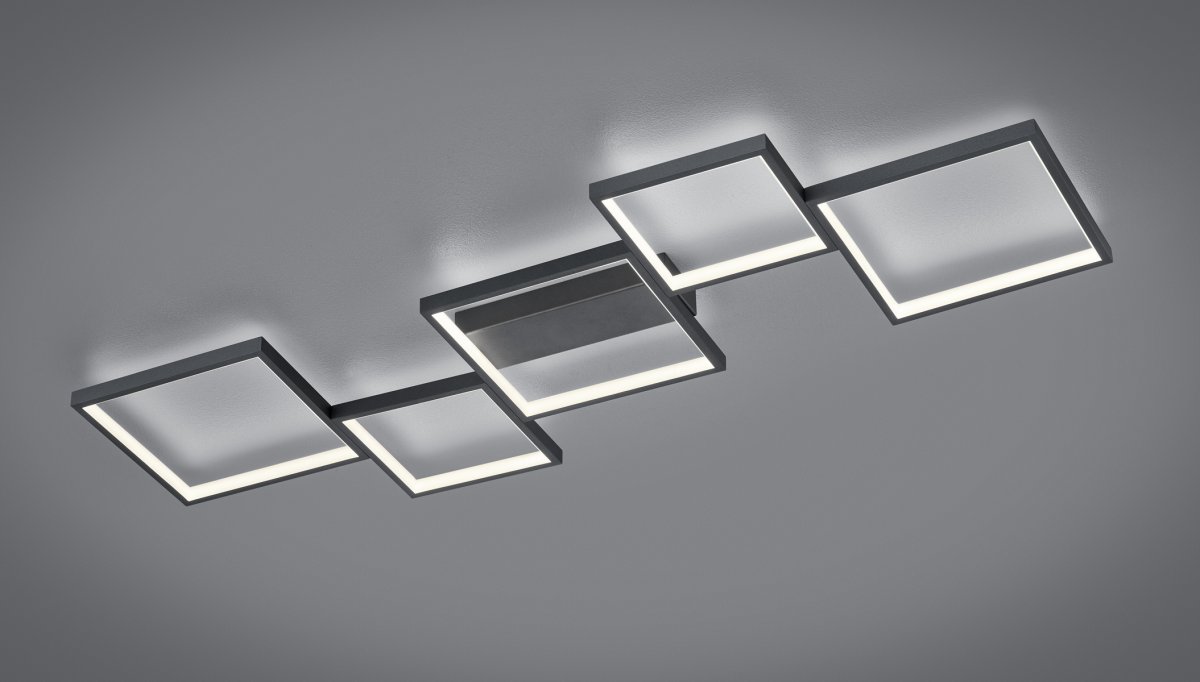Sorrento 120cm Negro plafón De Trio Lighting - La l&aacute;mpara de techo tiene una altura de 16 cm y un ancho de 52 cm.