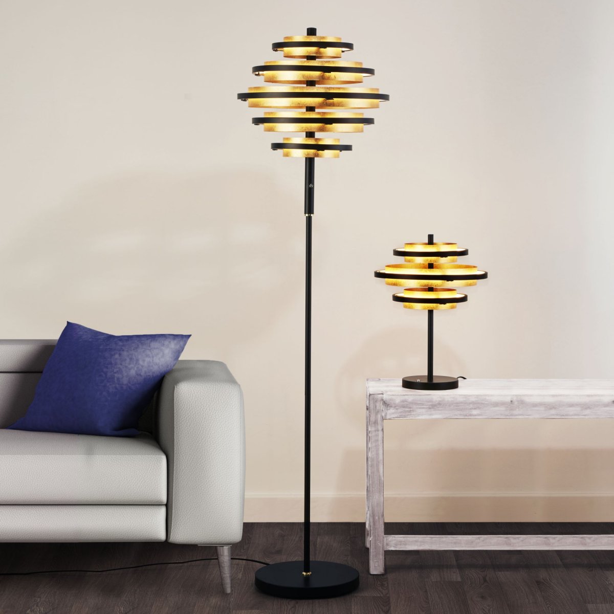 Hive 44cm Negro mate lámpara de mesa De Searchlight - Esta l&aacute;mpara es perfecta como elemento decorativo en el sal&oacute;n, el dormitorio o la oficina y se convertir&aacute; en una obra de arte llamativa y funcional en su interior.