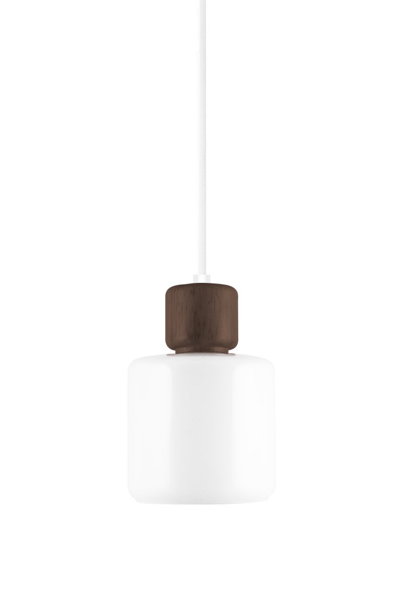 DOT Ø10 Blanco lámpara de ventana De Globen Lighting - El característico pomo de madera contrasta con la pantalla de vidrio y le da carácter.