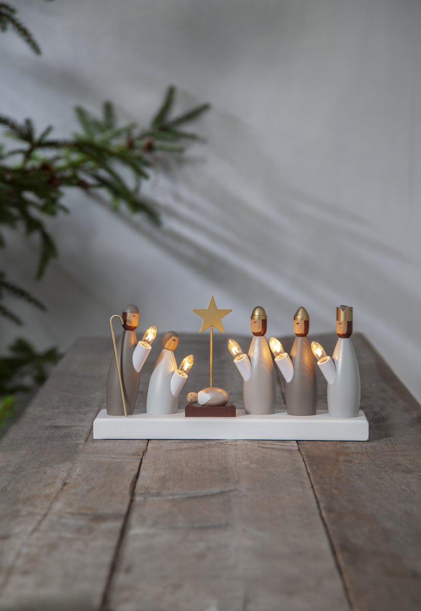 Nativity Candelabra De múltiples fines De Star Trading - Col&oacute;calo en un aparador o en una ventana y difunde un encantador ambiente navide&ntilde;o en tu hogar.