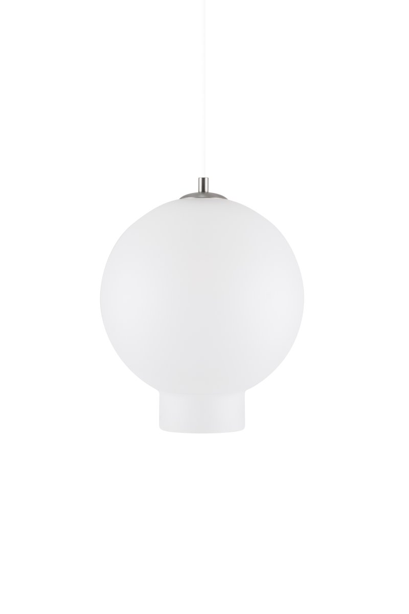 Bams Ø25 Blanco Lámpas de techo De Globen Lighting - La l&aacute;mpara colgante Bams, con su forma moderna y su hermoso vidrio esmerilado, aporta una luz suave y sutil a tu interior.