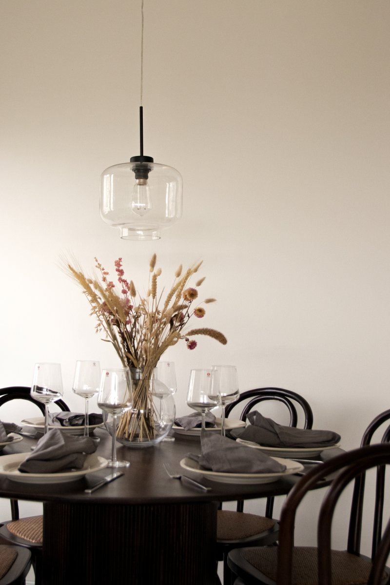 Ritz Ø25 Transparente Lámpas de techo De Globen Lighting - Ritz es una l&aacute;mpara colgante de forma cl&aacute;sica y tama&ntilde;o peque&ntilde;o que queda genial tanto sola como en hilera sobre una mesa de comedor.