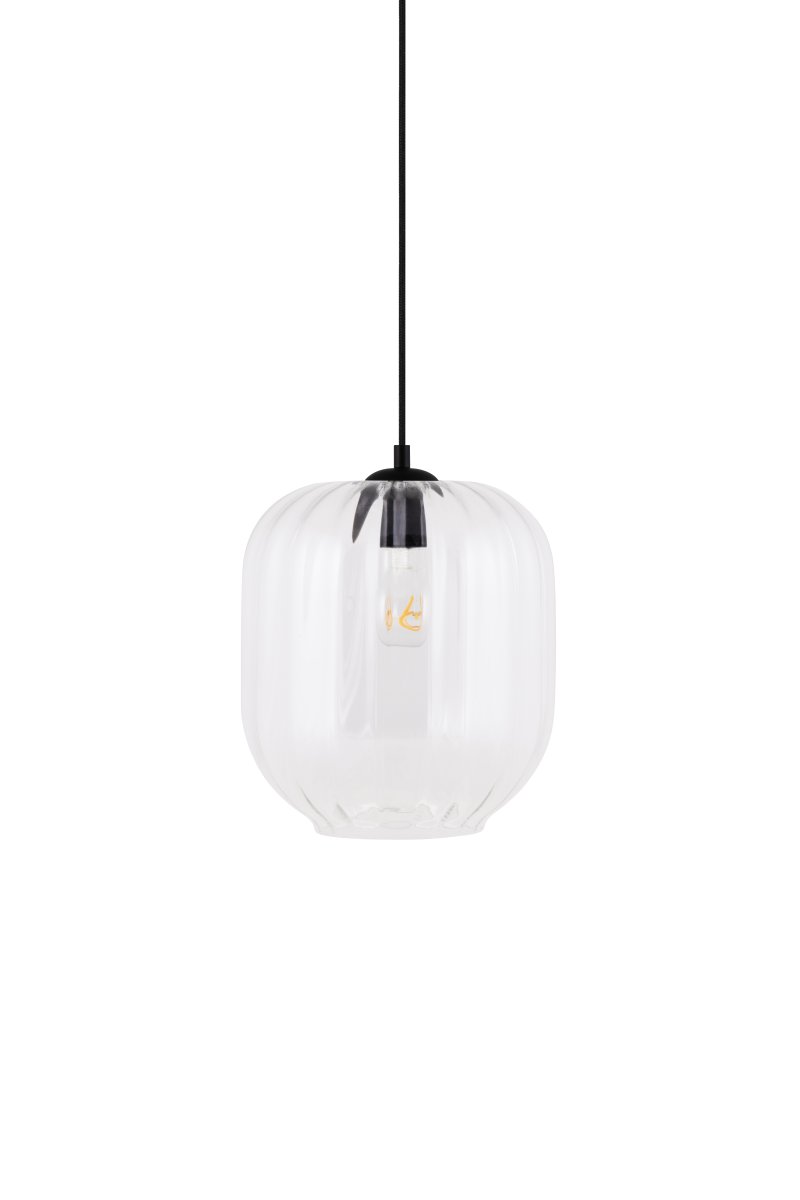 Haze Ø25 Transparente Lámpas de techo De Globen Lighting - Haze es una hermosa lámpara colgante de vidrio soplado con un interior acanalado que crea un hermoso juego de luz al encenderse.