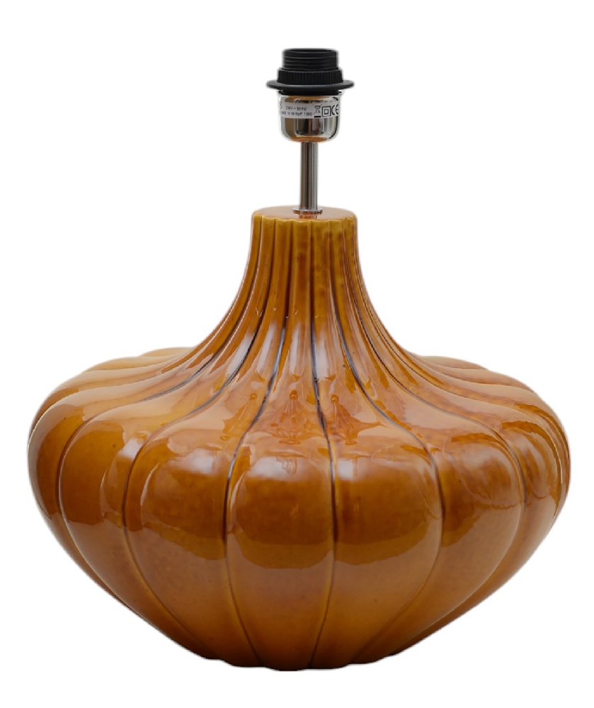 Harmony 40cm Mörkgul base de lámpara De Hallbergs - Harmony lampfot &auml;r en dekorativ lampfot i keramik med en mjuk, rundad form och vackert r&auml;fflad struktur.