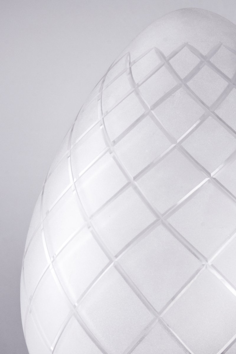 Juni Ø20 Latón antiguo/blanco lámpara de baño De Globen Lighting - La lámpara es perfecta para baños y cocinas y cumple con los estándares de protección IP44.