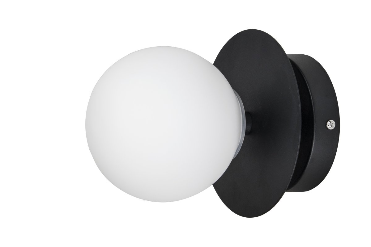 Art Deco Ø24 En blanco y negro lámpara de baño De Globen Lighting - La l&aacute;mpara Art D&eacute;co tiene clasificaci&oacute;n IP44 y se instala f&aacute;cilmente en el ba&ntilde;o.