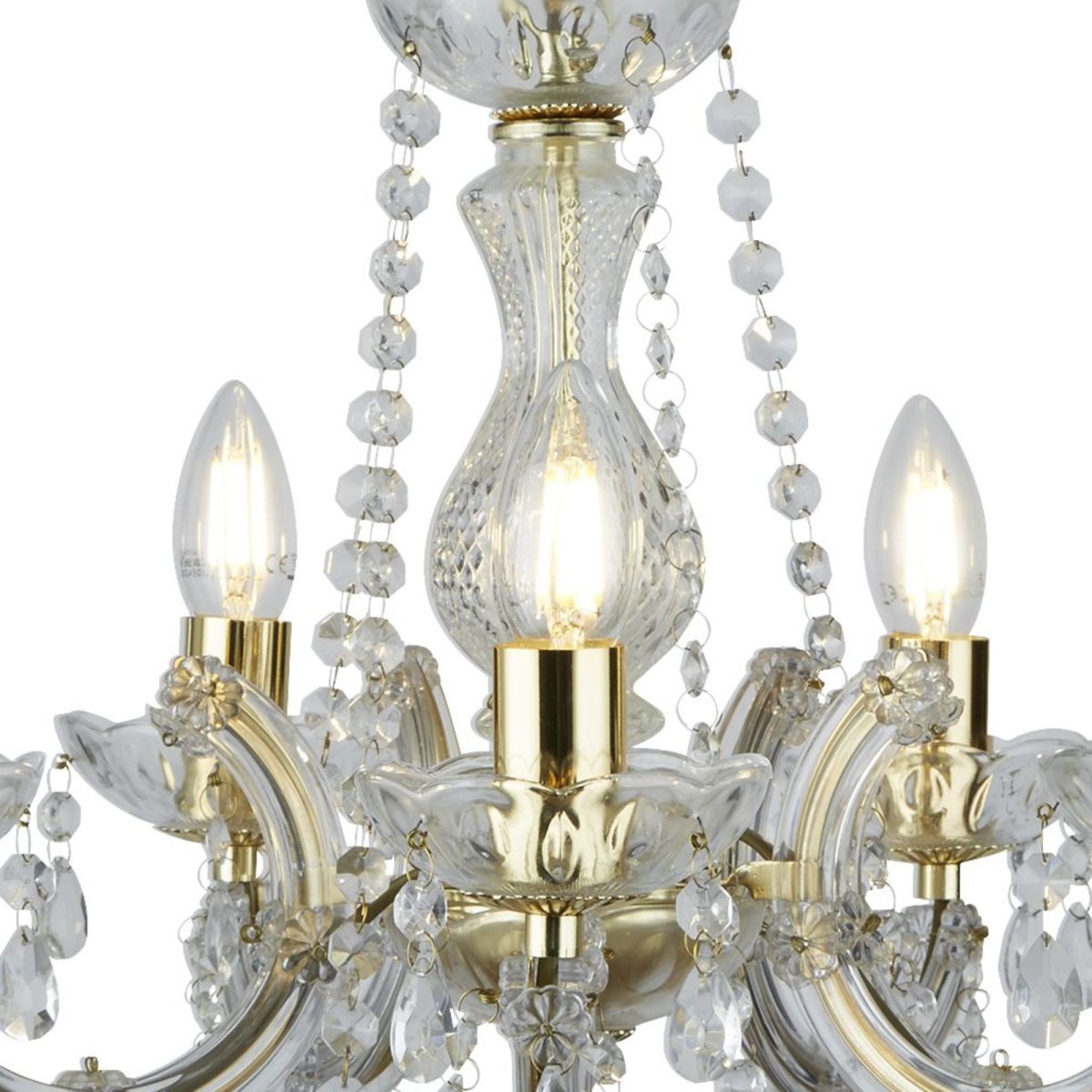 Marie Therese Ø48 Latón Lámpas de techo De Searchlight - La espectacular y brillante lámpara de araña Marie-Thérèse con 5 luces y marco de latón pulido tiene un estilo aristocrático que añade una atmósfera teatral a los espacios grandes.