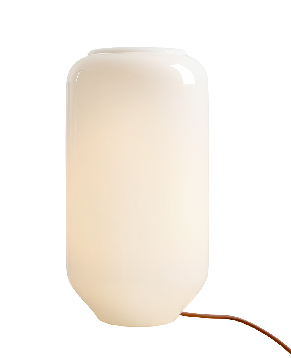 Flask 36cm Blanco/terracota lámpara de mesa De Artera - Flask es una elegante lámpara de mesa con suaves curvas y un diseño moderno y minimalista.