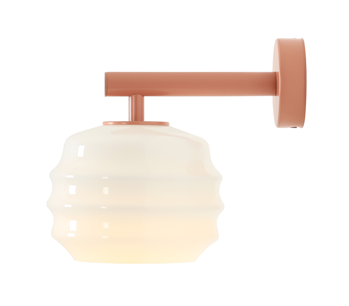 Puff 23cm Coral lámpara de pared De Artera - Su pantalla decorativa de cristal opalino blanco cautiva con su forma curva, otorgándole un aspecto a la vez divertido y sofisticado.