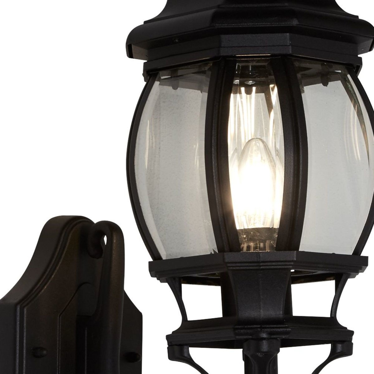 Bel Aire Negro lámpara de exterior De Searchlight - Esta clásica lámpara de exterior de metal negro añade un toque atemporal y elegante a su hogar.