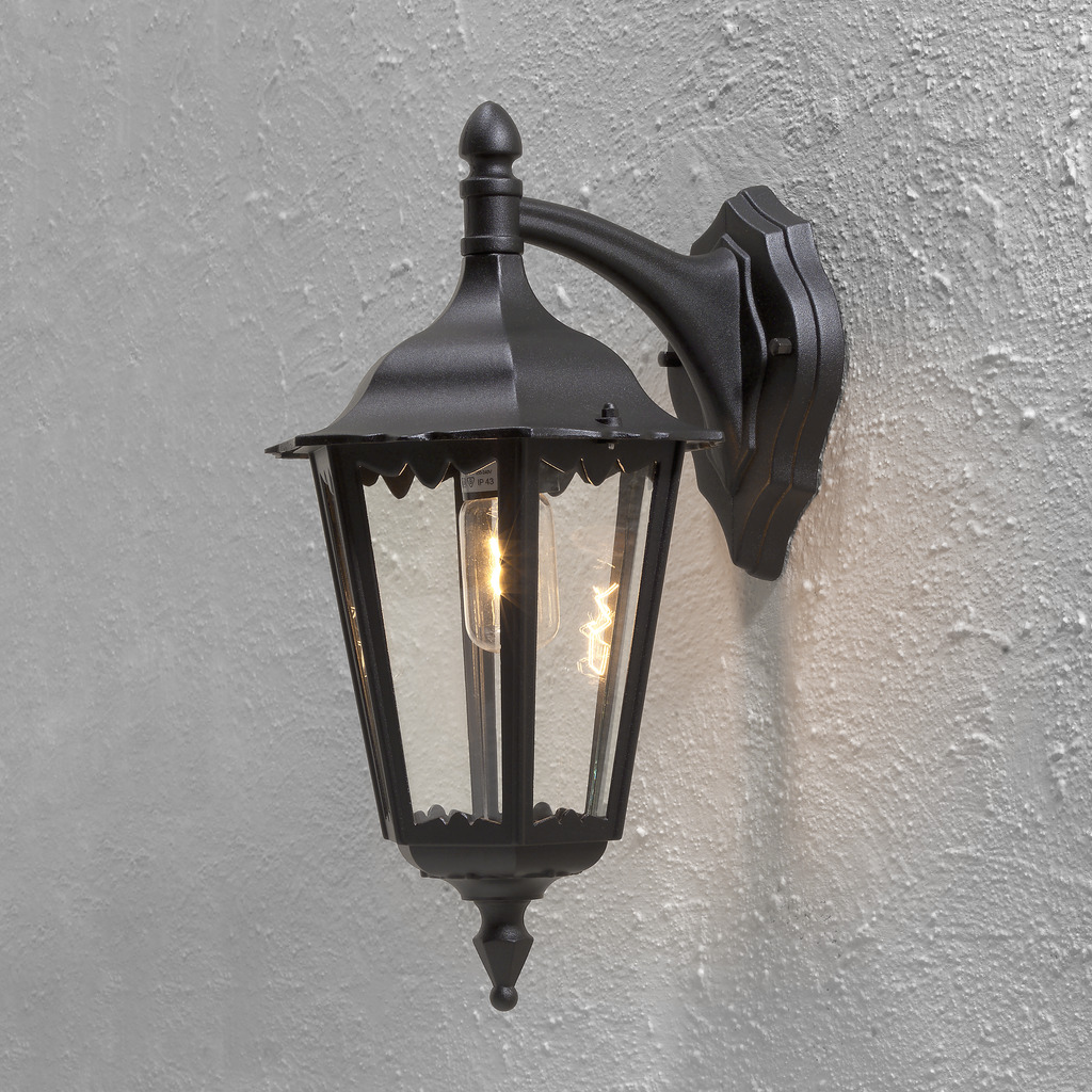 Firenze Negro lámpara de exterior De Konstsmide - ¡Dale a tu fachada un aspecto clásico y elegante con este estiloso aplique de pared negro!