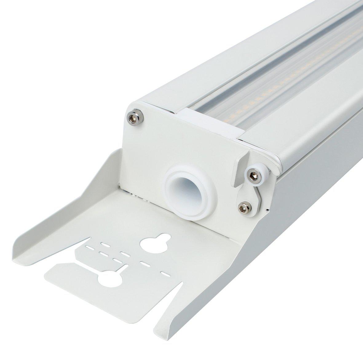 Henry Basic 4000K 135cm Blanco De Designlight - Con un flujo luminoso total de 10&nbsp;360 l&uacute;menes, Henry Basic proporciona luz suficiente para reemplazar la mayor&iacute;a de las luminarias de 1200/1500 mm con tubos fluorescentes T8 o T5.
