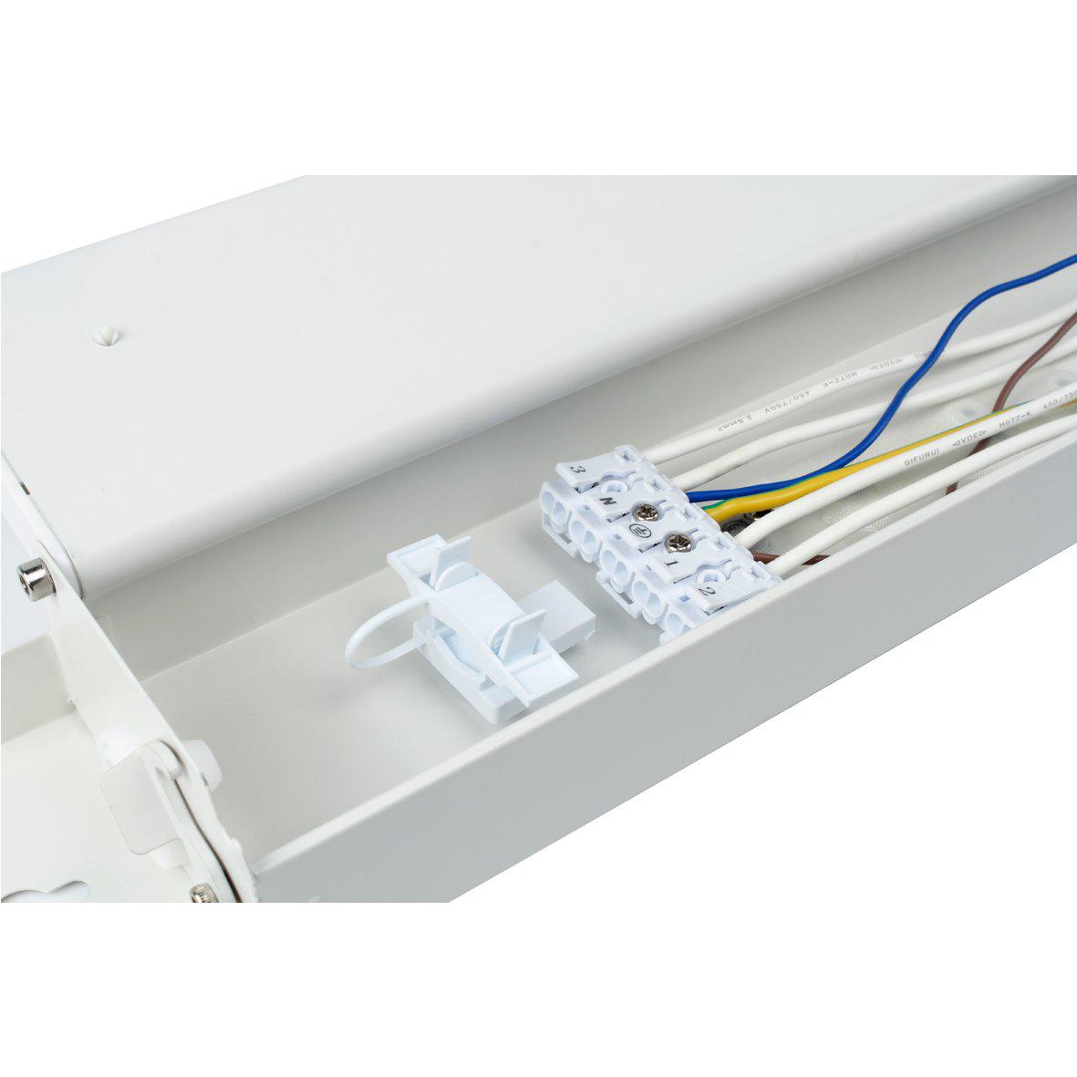 Henry Basic 4000K 165cm Blanco De Designlight - La luminaria se puede abrir y cuenta con un terminal de conexi&oacute;n r&aacute;pida con un terminal de tornillo de 5 polos para cable de 2,5 mm&sup2;.