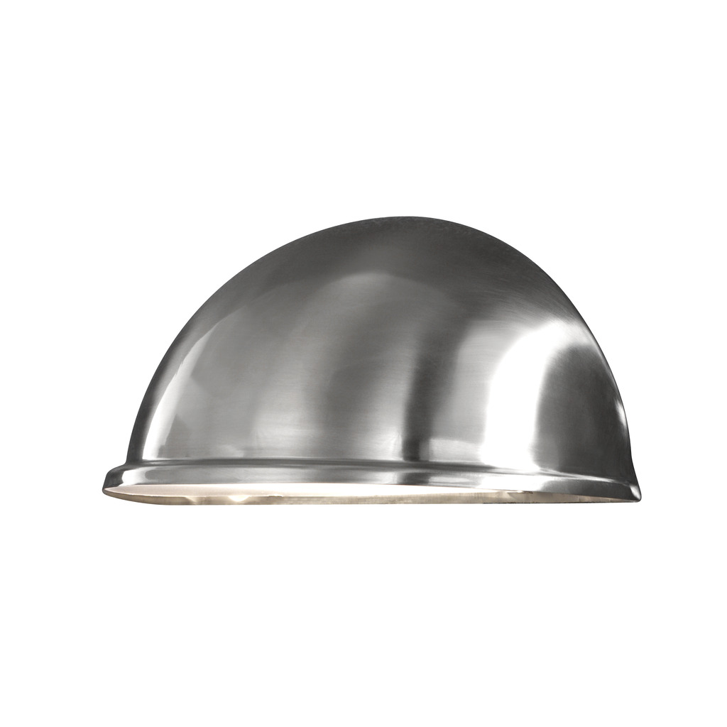 Torino Plata lámpara de exterior De Konstsmide - El dise&ntilde;o de acero inoxidable y la forma minimalista de media luna proporcionan una luz sutil y agradable, perfecta para patios, pasillos y entradas.