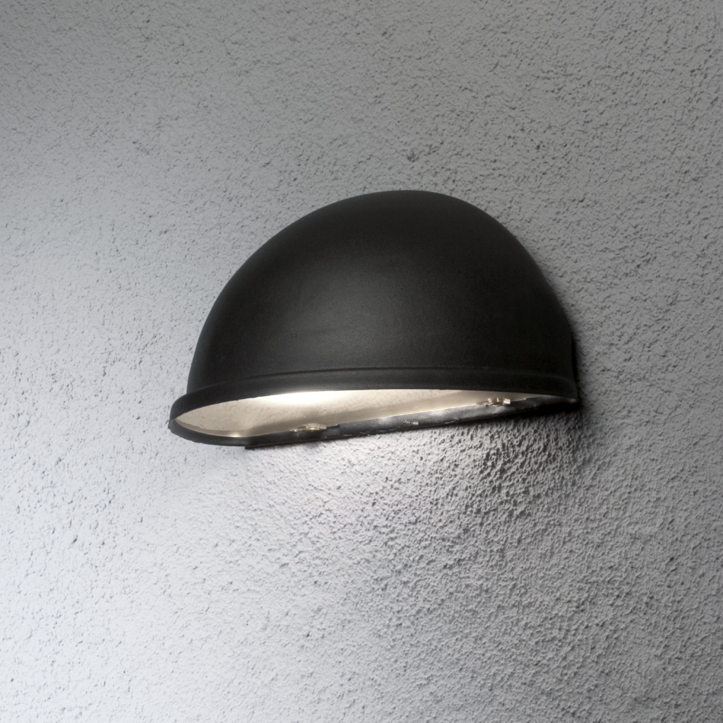 Torino Negro lámpara de exterior De Konstsmide - Dale a tu fachada un toque moderno y elegante con esta elegante lámpara de pared.