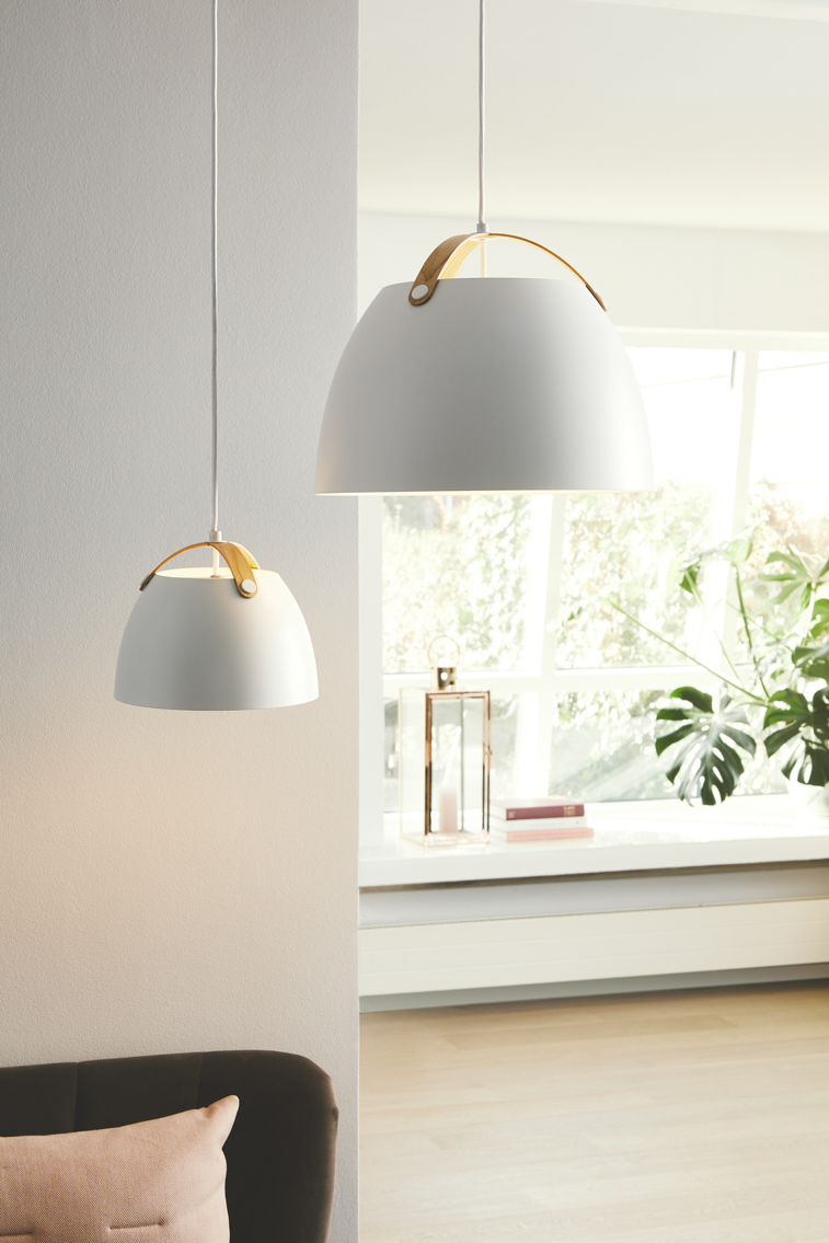 Oslo Ø24 Blanco Lámpas de techo De Halo Design - La lámpara de techo Oslo es una solución de iluminación elegante y moderna que combina funcionalidad y diseño.